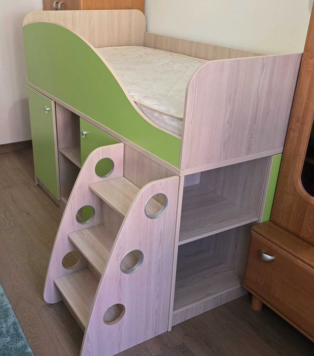 Дитяче ліжко-шафа