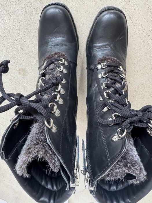 Botins em pele com salto