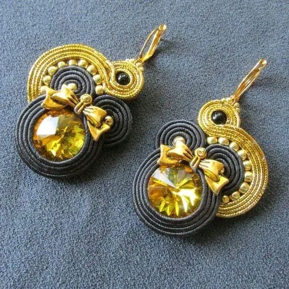 Kolczyki sutasz różne kolory