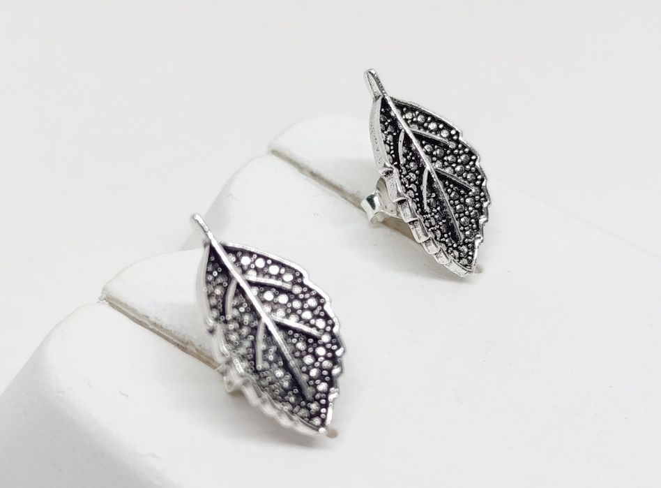Kolczyki srebrne wkrętki liście