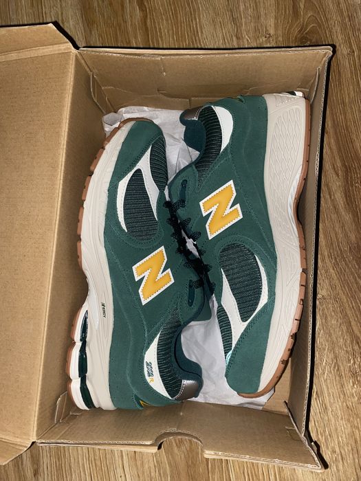 Кросівки New Balance 2002r
