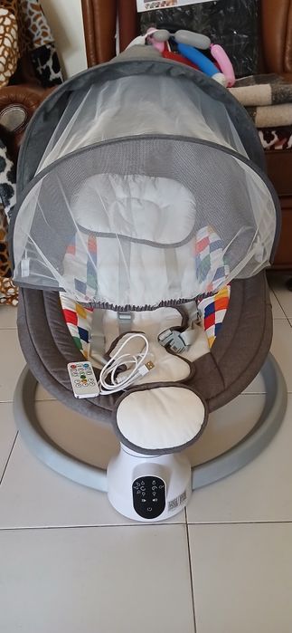 Vendo cadeira elétrica e automática com oferta da banheira