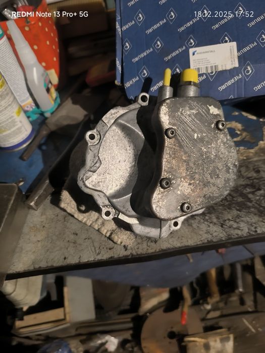 Продам вакуумний насос для Мерседес