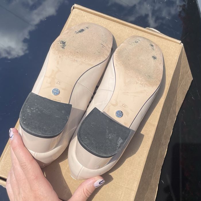 Beżowe czółenka z czarnym noskiem Solo Femme