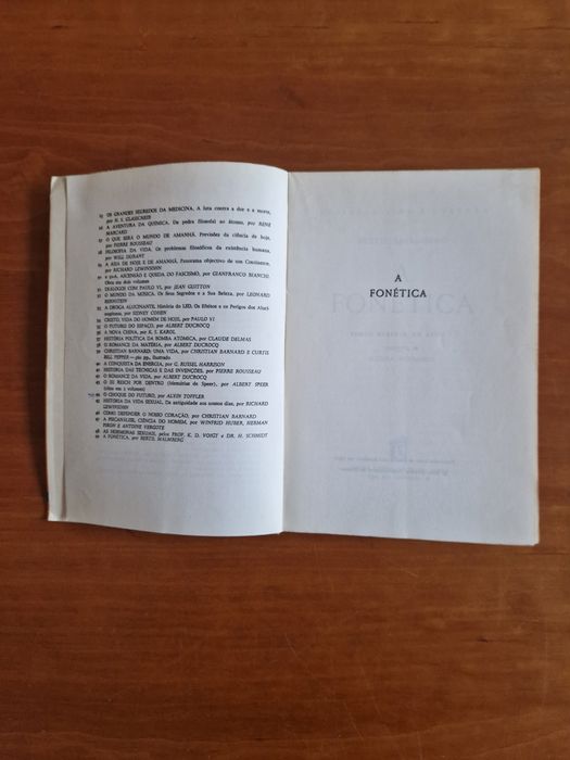 Livro didático "A Fonética", de Bertim Malmberg