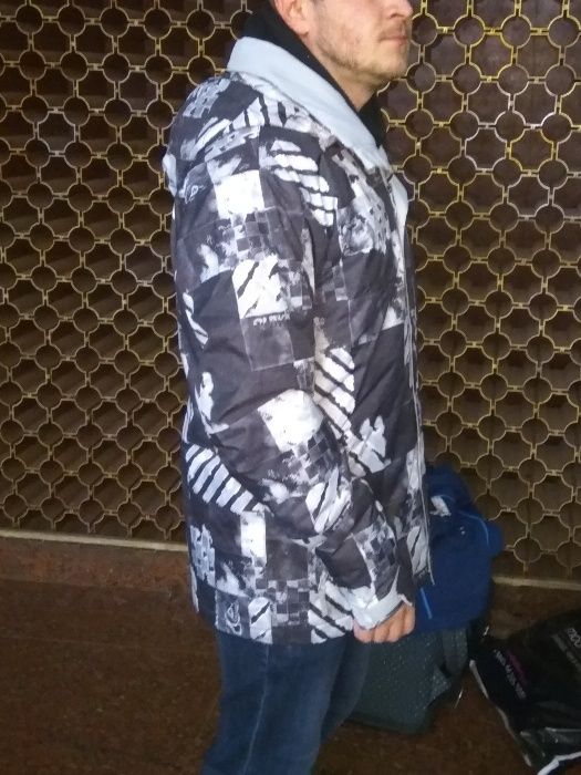 Куртка сноубордическая Quiksilver серая с мембраной 10K