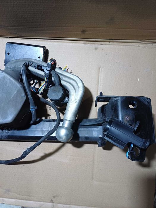 Hak Holowniczy Elektryczny WESTFALIA BMW 5 F10/F11