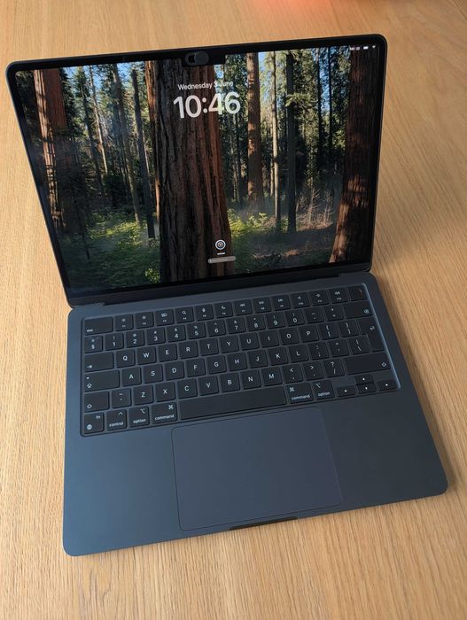 MacBook Air 13" M2 (2022) | 24 GB | 1 TB | Midnight | komplet + etui Von Holzhausen