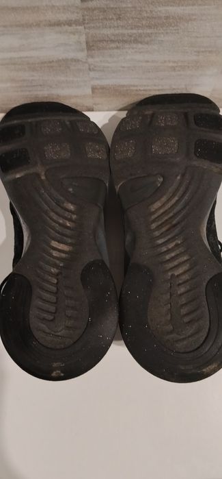 Кроссовки NIKE б/у