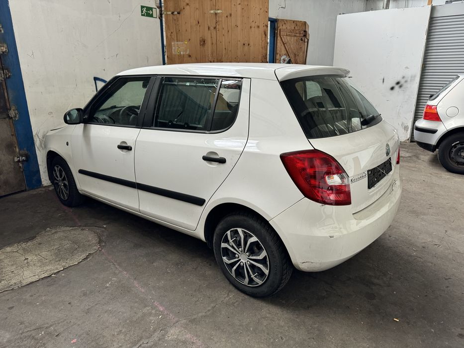 Шкода фабия 2 skoda fabia 2012 год разборка розбірка б/у запчасти