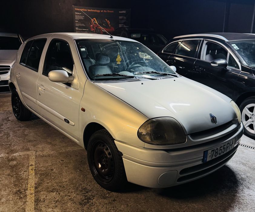 Renault Clio II - 1200 Gasolina foto 4