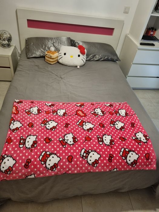 Quarto jovem femenina