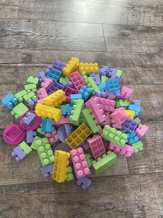 Дятячий конструктор типу LEGO