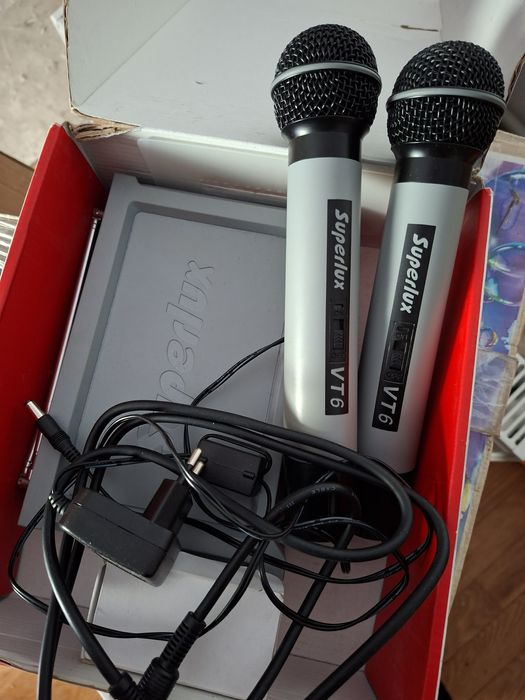 Радиосистема Superlux VT9 Series — 2 бездротових мікрофона VT6
Радіос