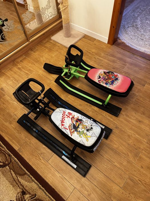 Санки з рулем в хорошому стані