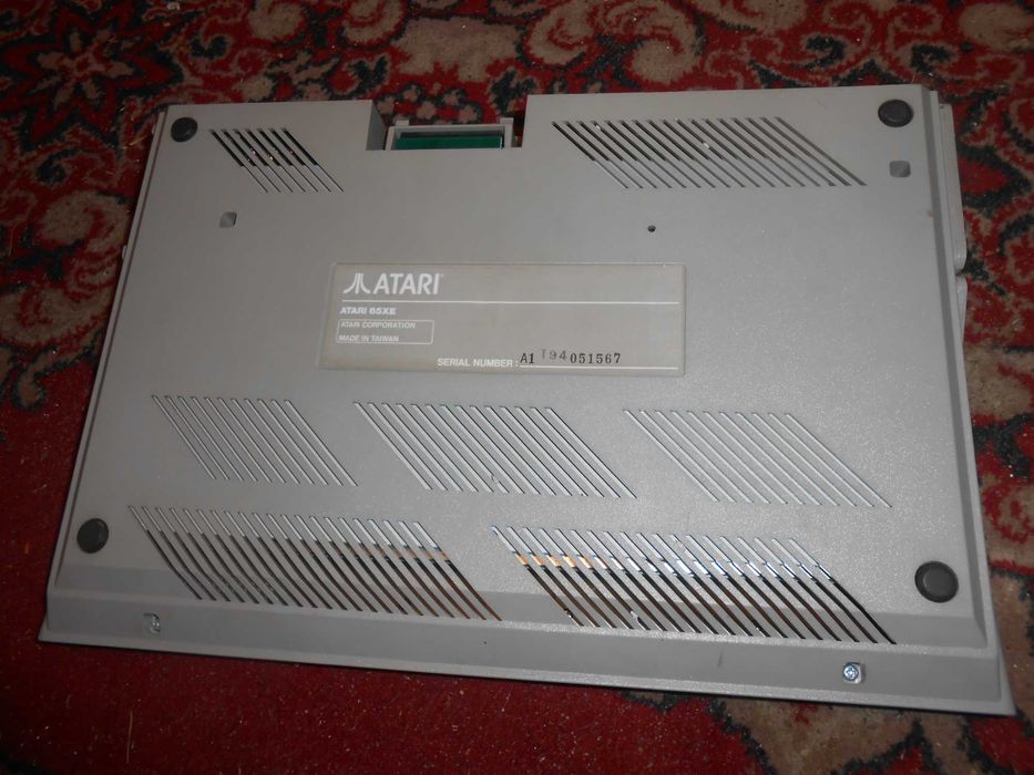 Atari 65XE  - jednostka