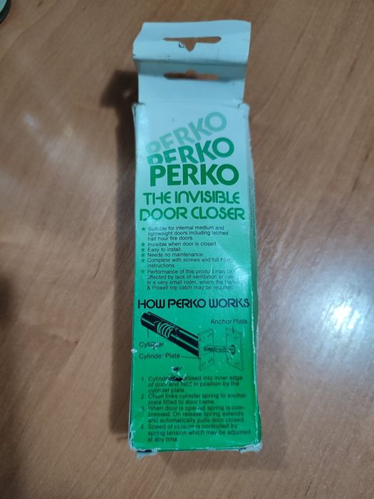 Дверний доводчик