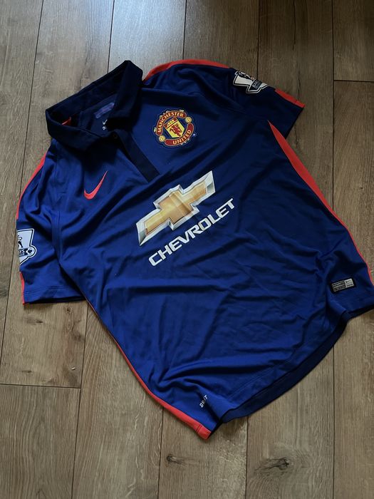 Продам дві футбольні форми!