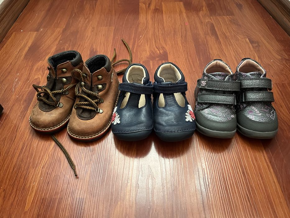 Кросівки, босоніжки, ботинки, черевики, туфлі, мокасини