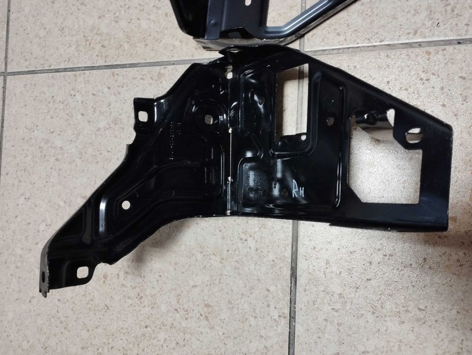 BMW X1 F48 F39 Кронштейн кріплення фари 51647342502 окуляр 51647342501