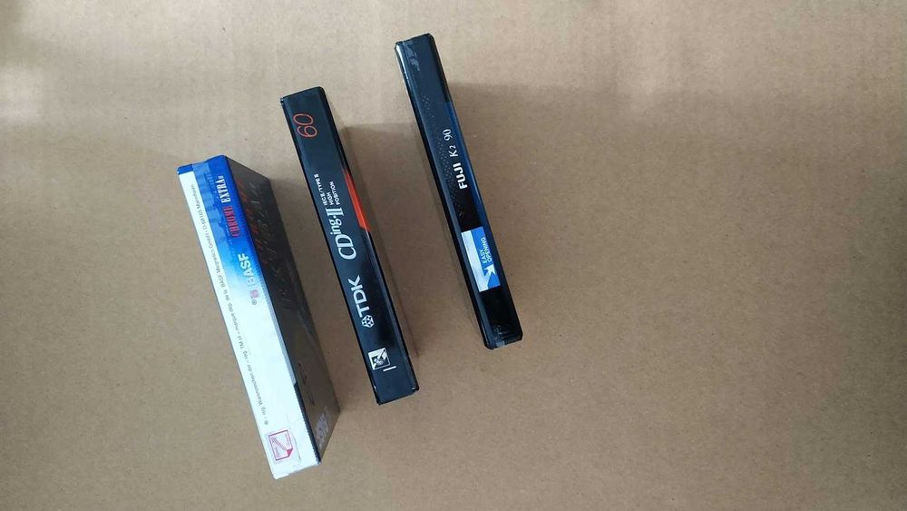 Cassetes áudio VIRGENS SELADAS dos anos 90