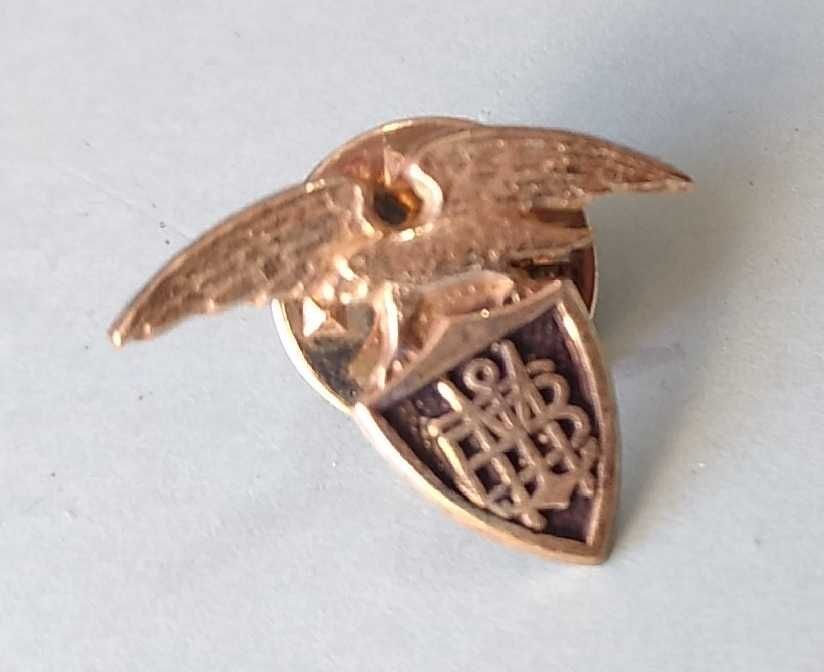 2 pins muito antigos do BEIRA-MAR com estojo próprio do clube