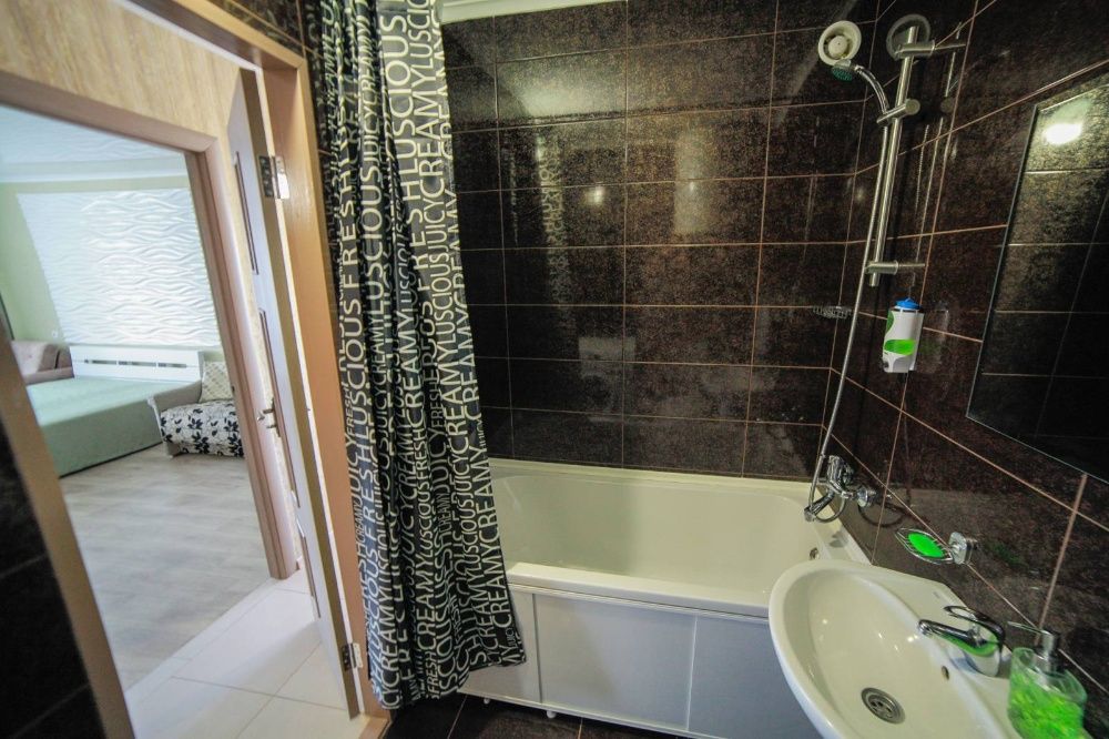 Подобова квартира біля Соборної з 2 окремими спальнями