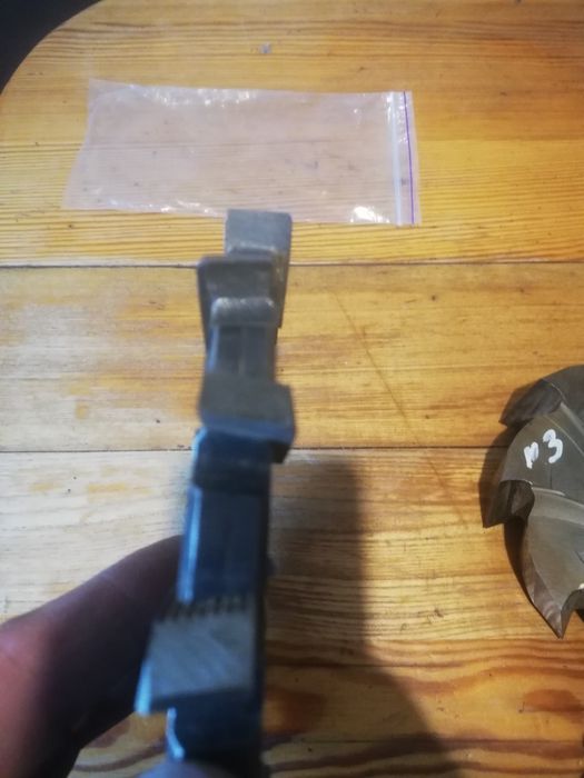 Продам фрезы по металлу.