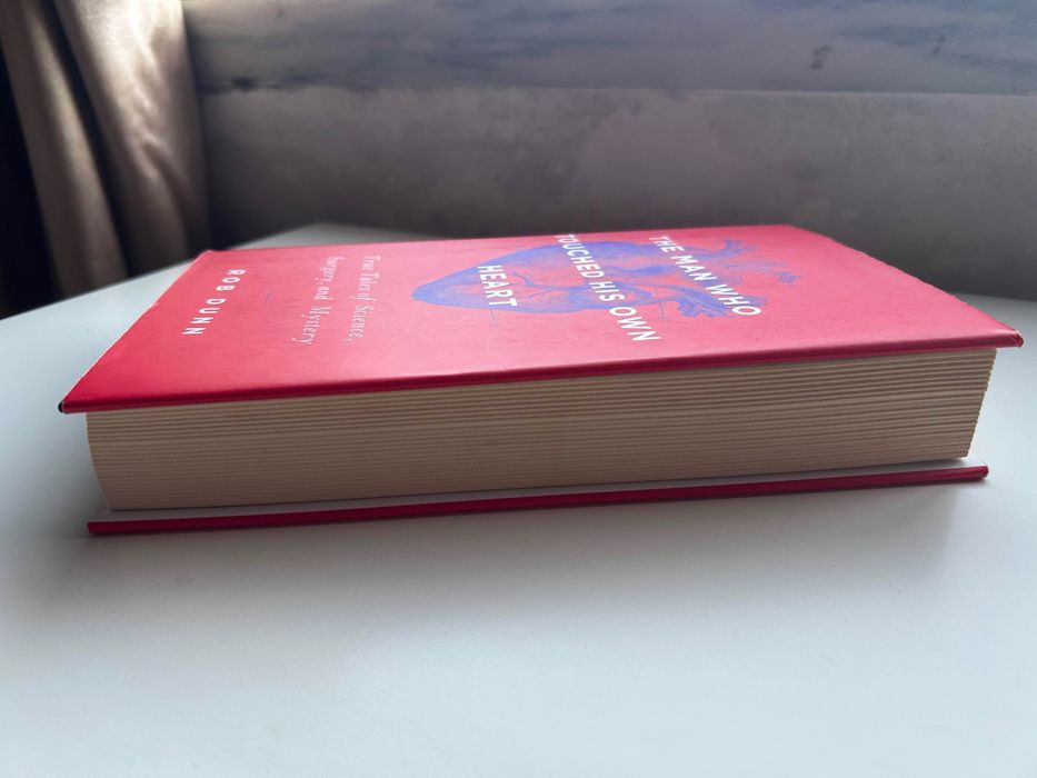 Livro "The Man Who Touched His Own Heart" de Rob Dunn