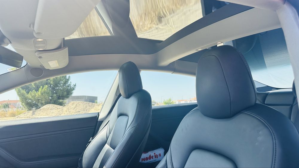 Tesla Model 3 — fotografia 8