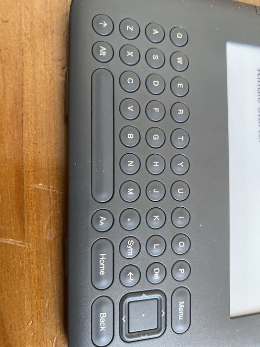 модель Amazon Kindle 3 Keyboard)