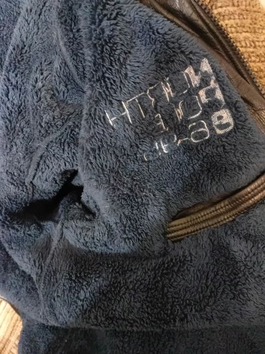 Шкіряна зимова куртка HUGO BOSS.