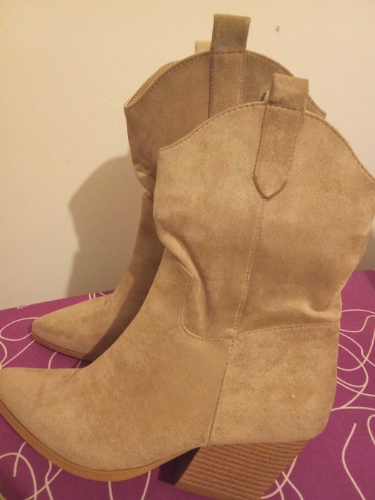 Botas estilo texana de senhora