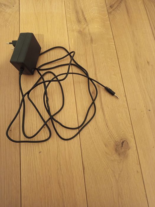 Ładowarka do podnośnika  Aks