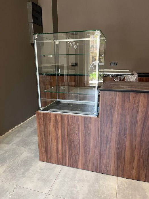 Холодильна вітрина для кондитерки, під замовлення