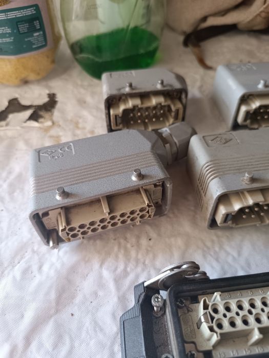 Conectores industriais