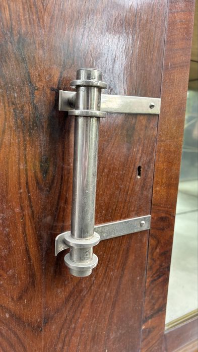 Aparador em madeira art deco