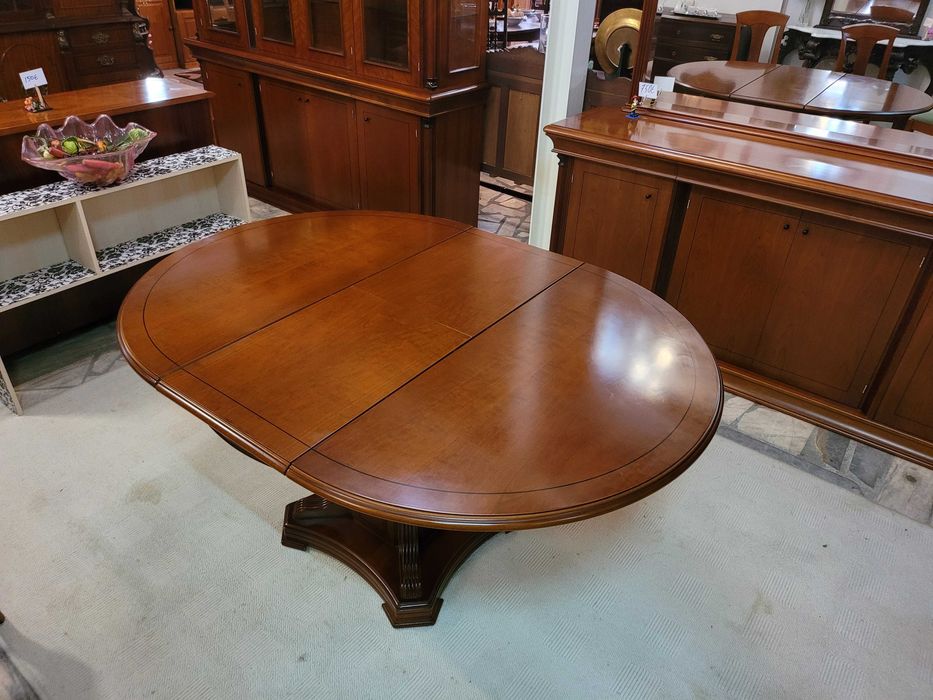 Mesa de sala redonda em madeira - Só a mesa as cadeiras são à parte