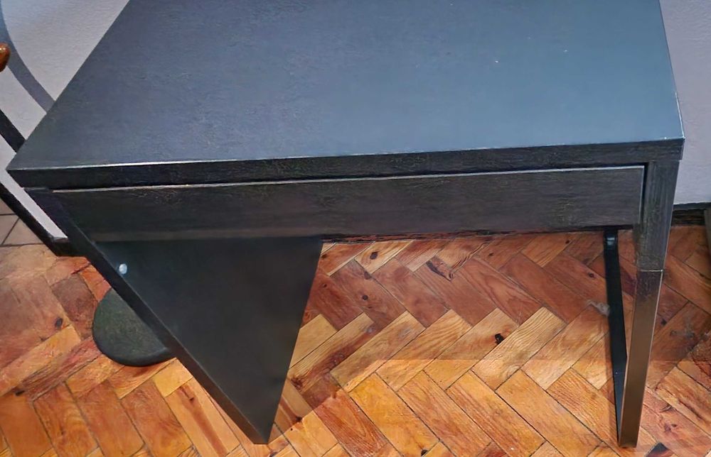 Secretaria com gaveta