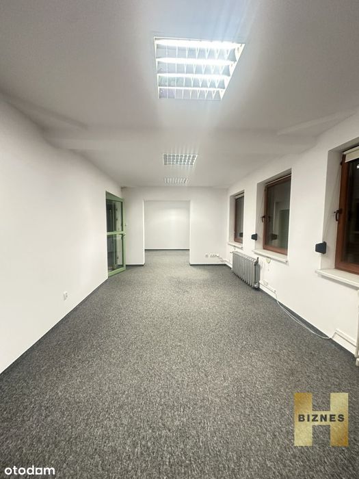 Biuro 11,16,23,74,m2 Krzyki Parking