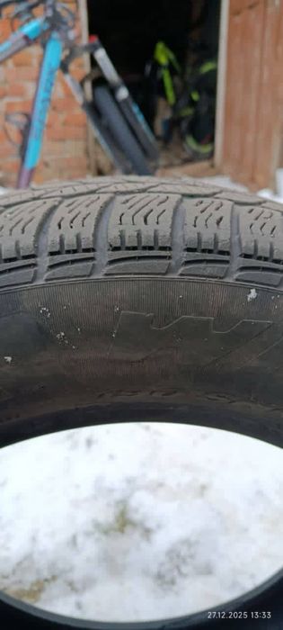 Хорошая зимняя резина R15 195/65 б/у