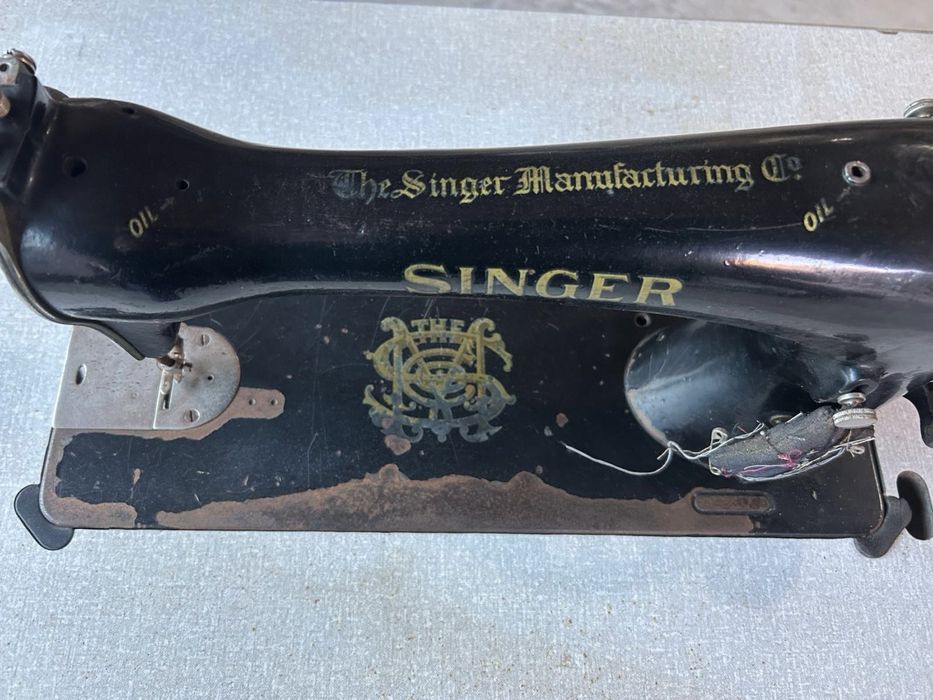 Rara máquina Singer 16k33 com pés