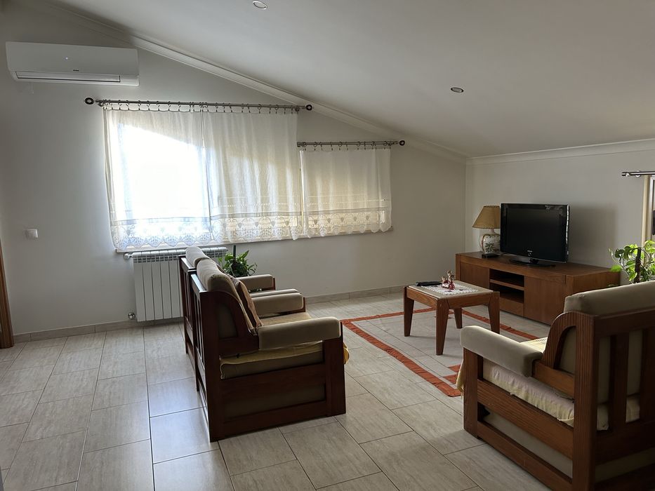 Apartamento T3 em moradia