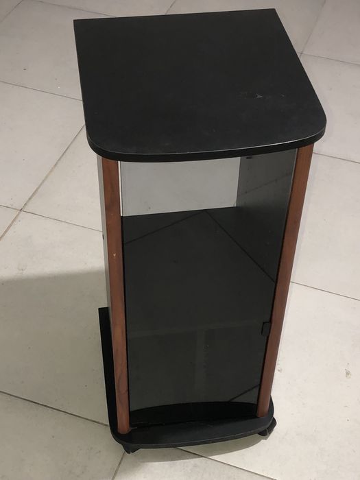 Movel para aparelho Hi-Fi e Cd’s ou Mini Bar