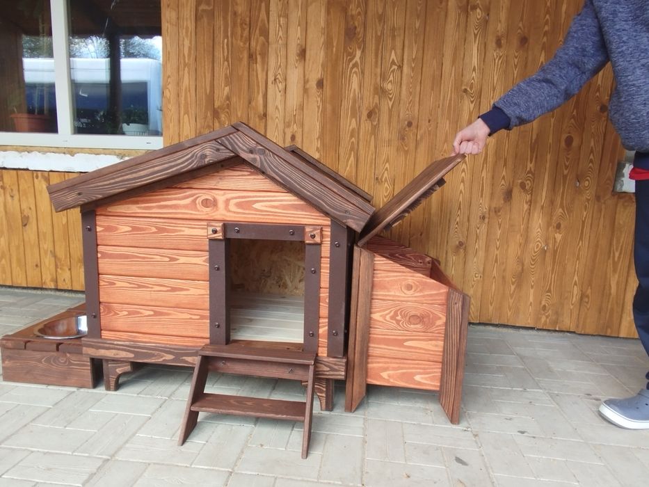 Будки для собак із натурального дерева в наявності