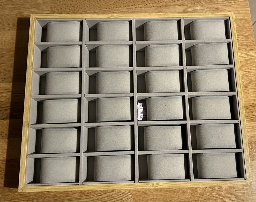 Caixa de exposicão/arrumação de 24 relógios