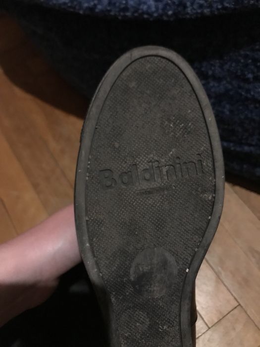 Продаю взуття оригінальне  BALDININI