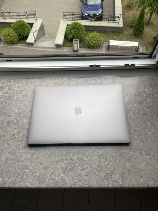 MacBook Pro 16" 2019 | i9 2.4GHz / 32GB / 1TB | 75 циклів