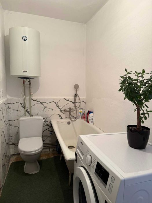 Половина будинку та земельна ділянка 16 сот., с. Батятичі