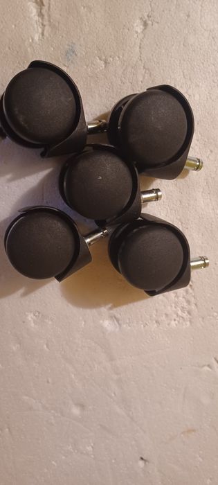 Kółka do krzesła obrotowego